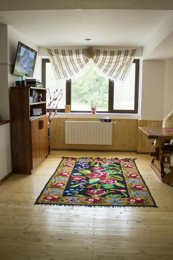 Cabana Barlogul Lupilor Vila Berevoesti Exterior foto