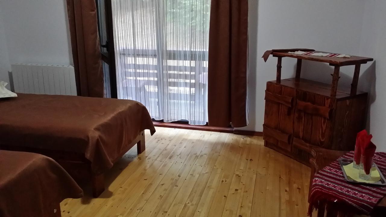 Cabana Barlogul Lupilor Vila Berevoesti Exterior foto
