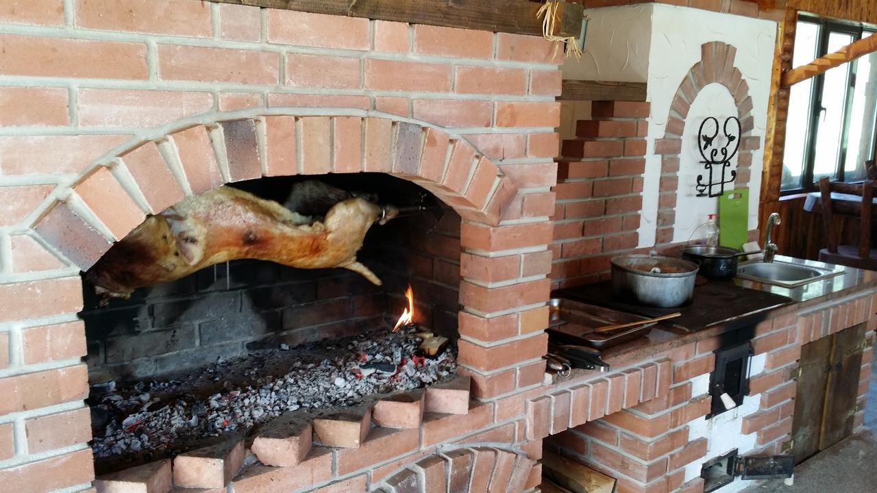 Cabana Barlogul Lupilor Vila Berevoesti Exterior foto