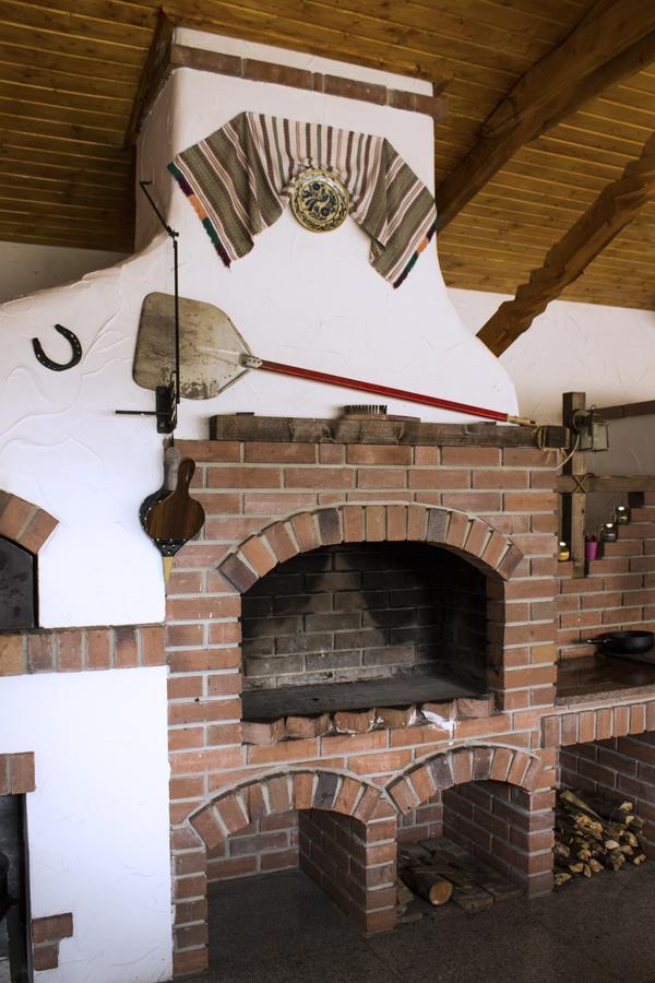 Cabana Barlogul Lupilor Vila Berevoesti Exterior foto